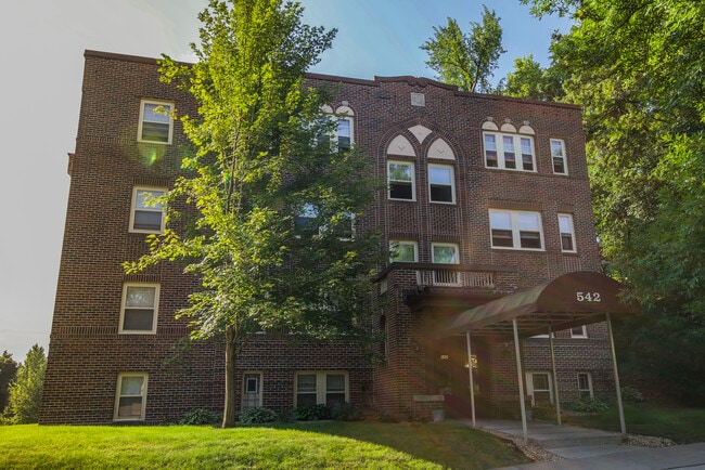 Wolkowicz Realty - Wolkowicz Realty Apartments