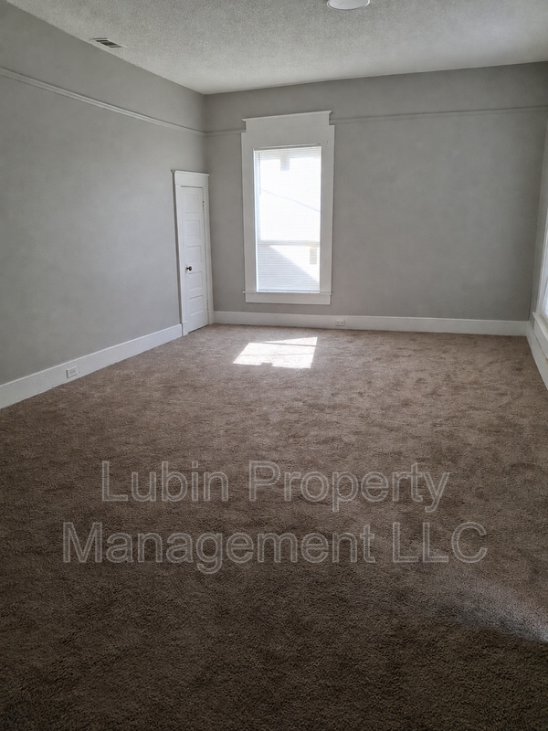 3428 Vernon Ave