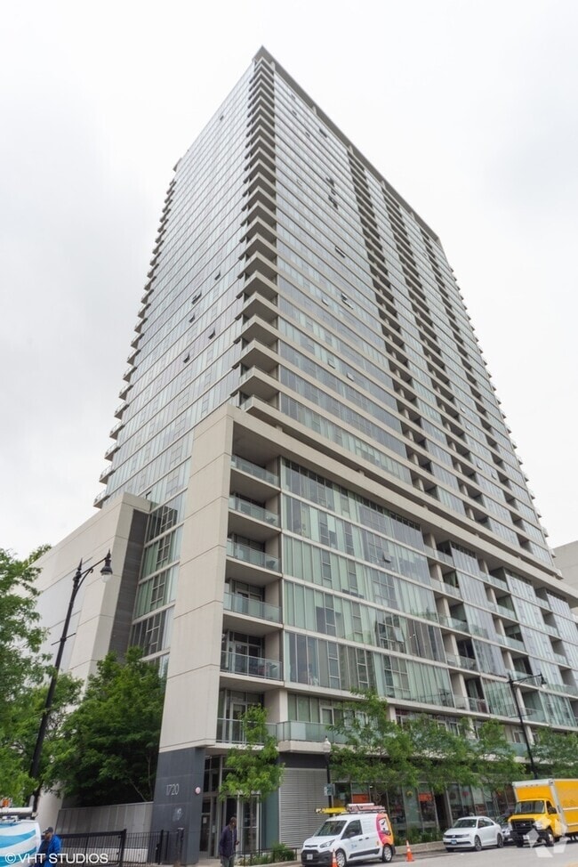 Building Photo - 1720 S Michigan Ave Rental
