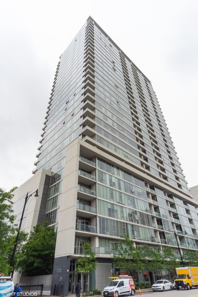 Building Photo - 1720 S Michigan Ave Rental