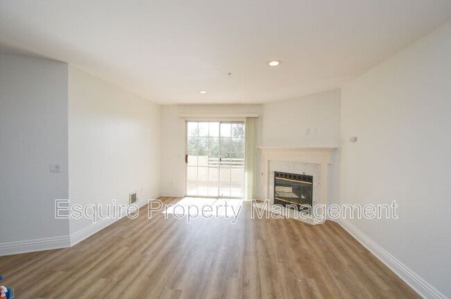 Photo - 2713 Antonio Dr Unit #208
