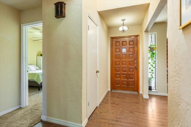 Photo - 2905 NW Templeton Terrace
