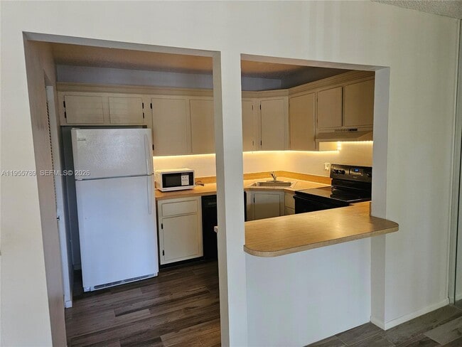 Building Photo - 441 Pine Glen Ln Unit A-2