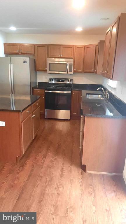 Photo - 703 Admiral's Quay Dr