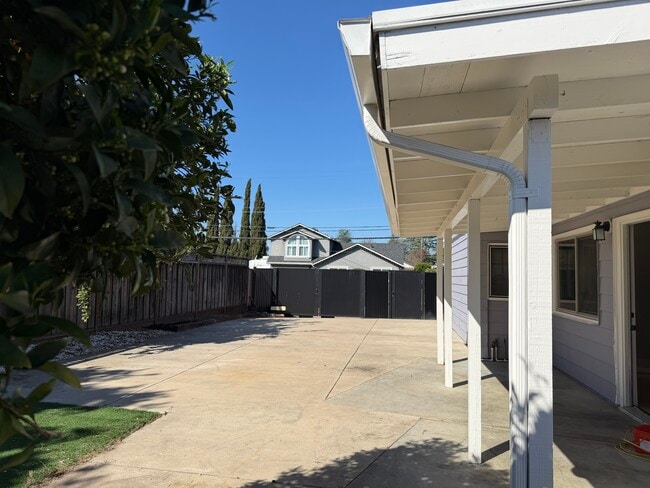 Photo - 43135 Gatewood St