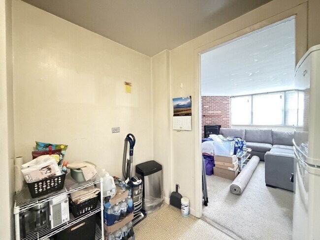 Photo - 2012 N Orleans St Unit B5