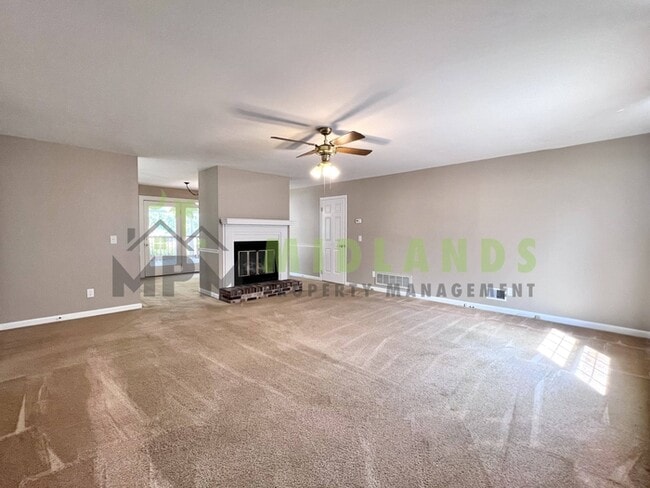 Photo - 113 Lake Shire Dr