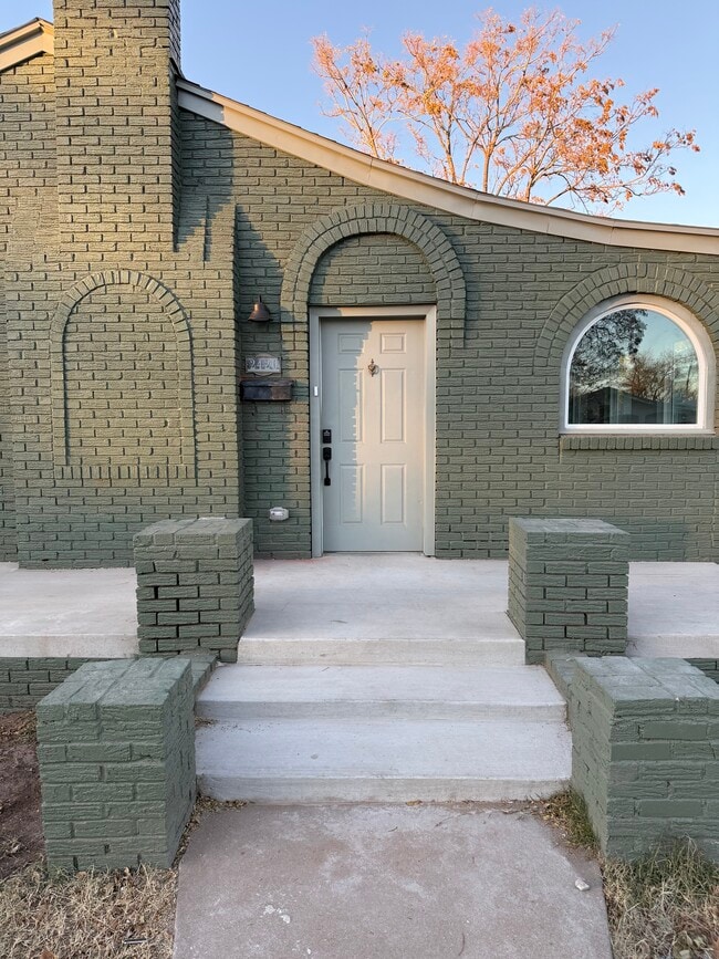 Photo - 2420 22nd St