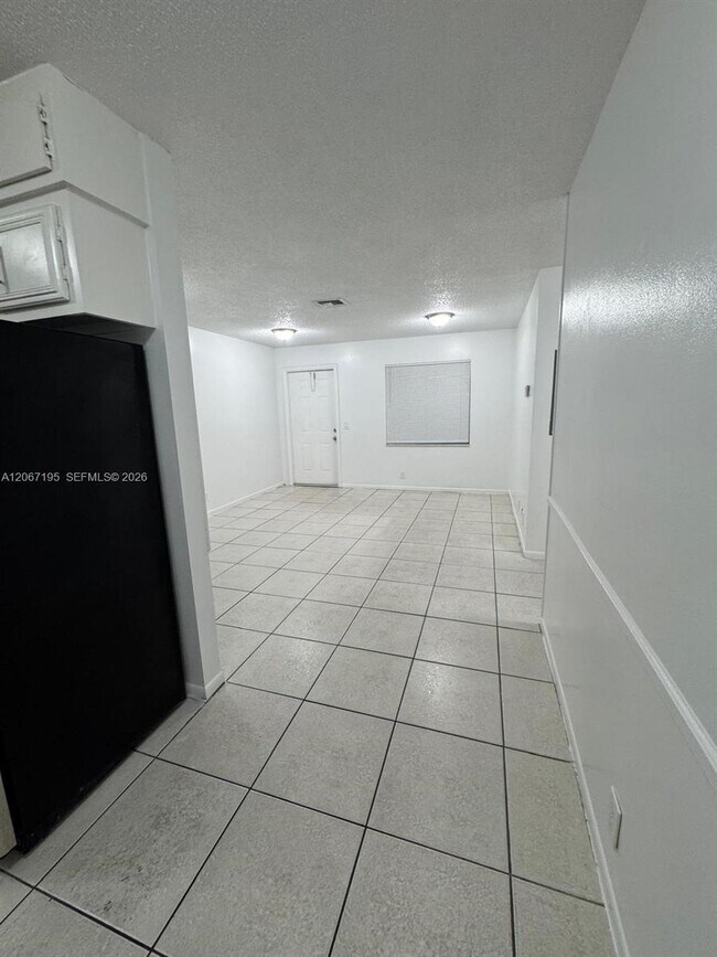 Building Photo - 1746 3rd Ave N Unit 2