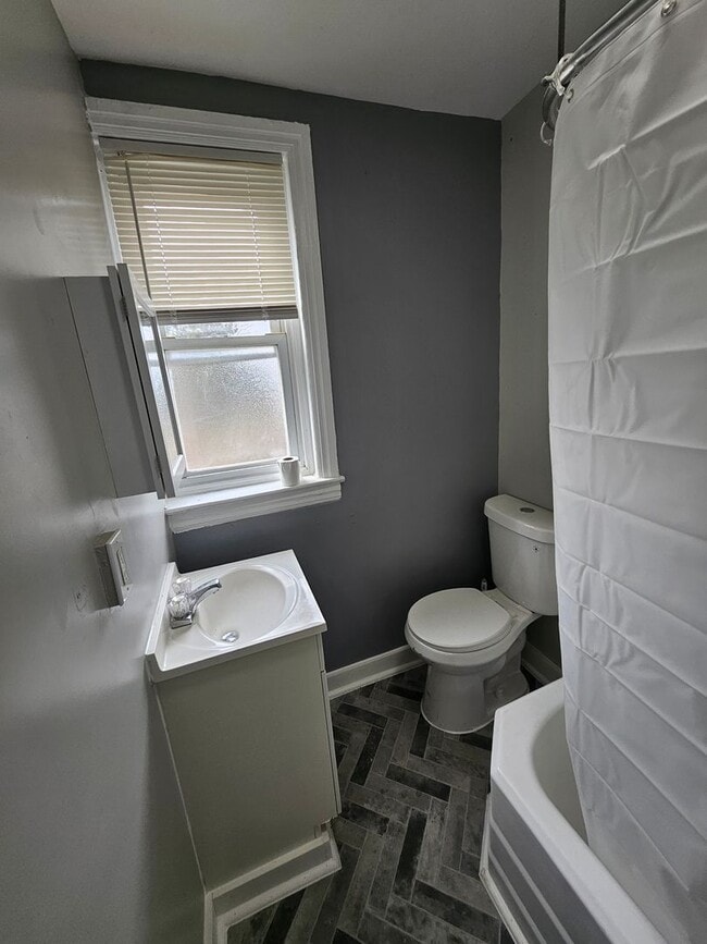 Photo - Charming row home in Chester, voucher holders welcome!