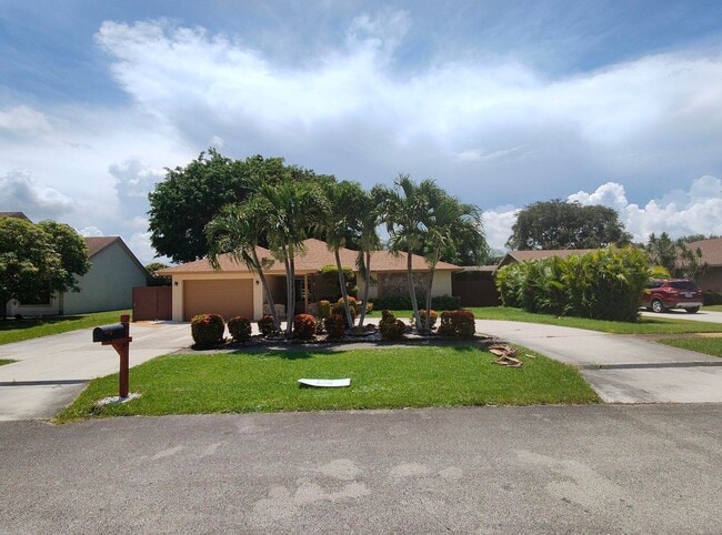 Photo - 616 White Water Dr