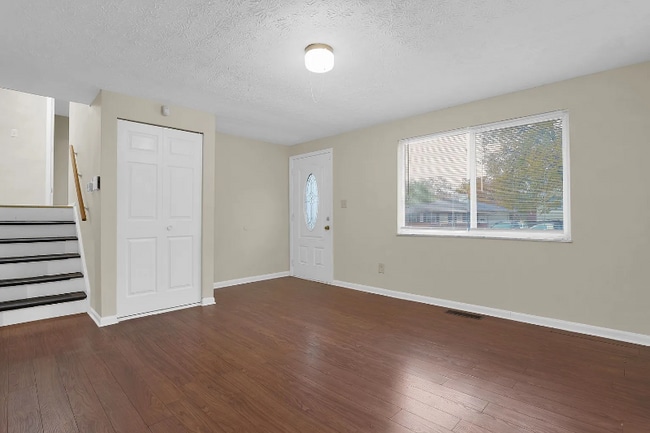 Photo - 2464 Queenswood Dr