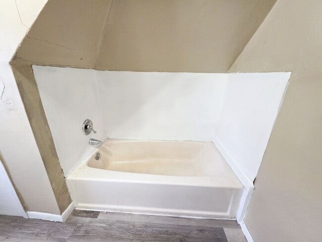 Photo - 861 Howard St Unidad Upper