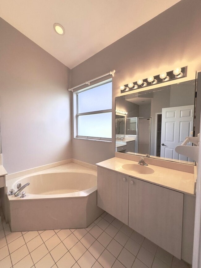 Photo - ST LUCIE WEST