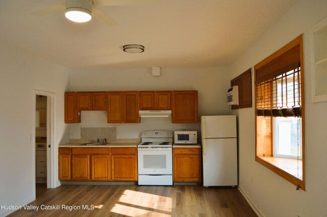 Photo - 202 Foxhall Ave