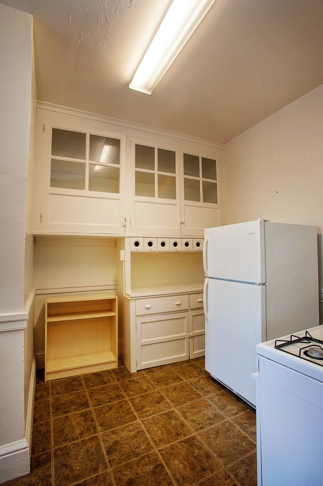 Walnut Street Apartments