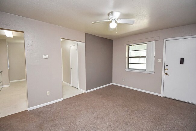 Photo - 138 Sandpiper Cir