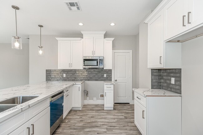 Photo - 3547 Dreyfus St