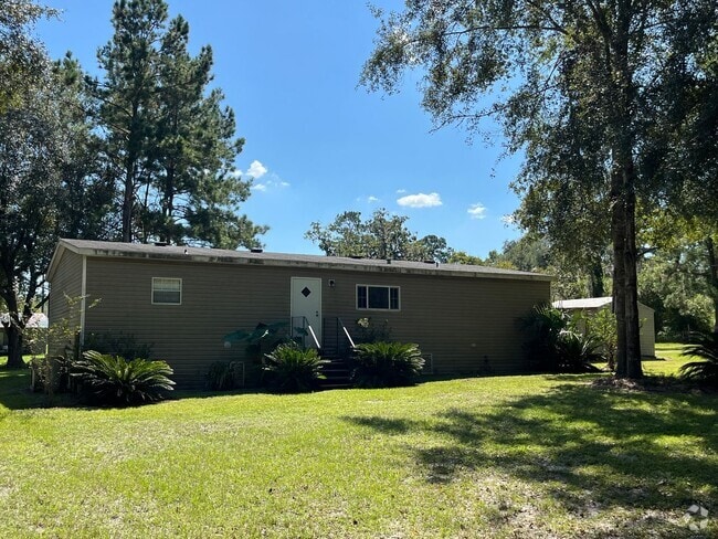 Building Photo - Country Living at it's finest! 4 Bedroom, ... Rental