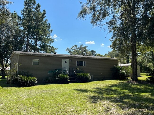 Building Photo - Country Living at it's finest! 4 Bedroom, ... Rental