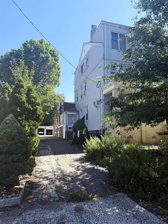 Photo - 88 Sherman Pl Unit 4