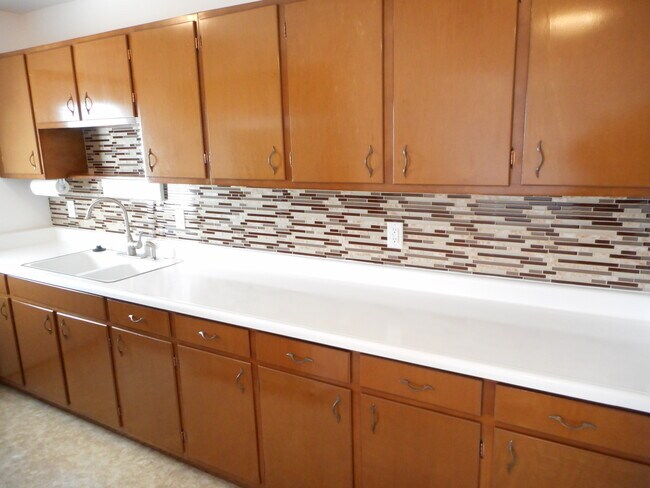 Photo - 1607 Reetz Rd