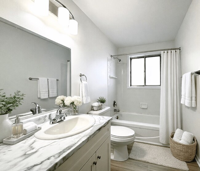 Photo - Centennial Towers & Braemore Plaza