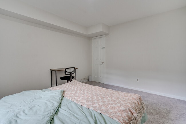 Photo - 3700 Roxbury Ln