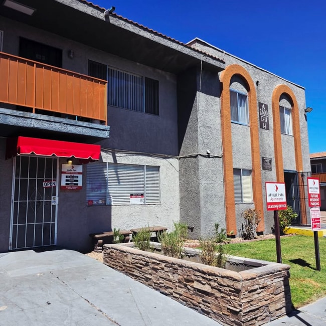 Building Photo - 2600 S Arville St Rental