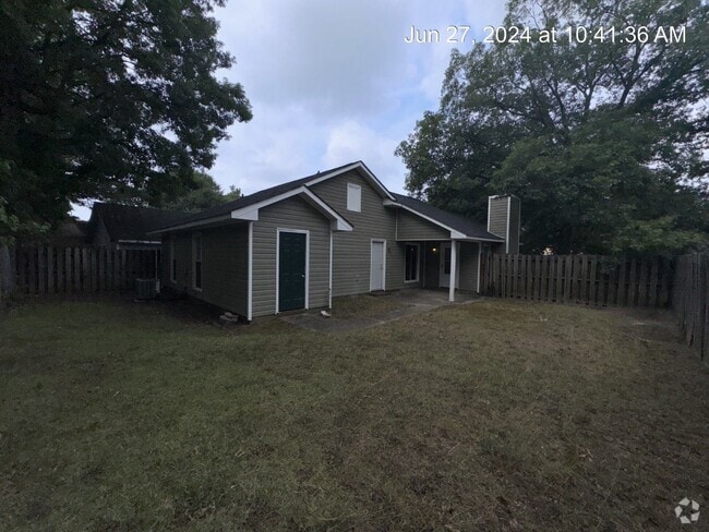 Building Photo - 501 Hollyberry Ln Rental