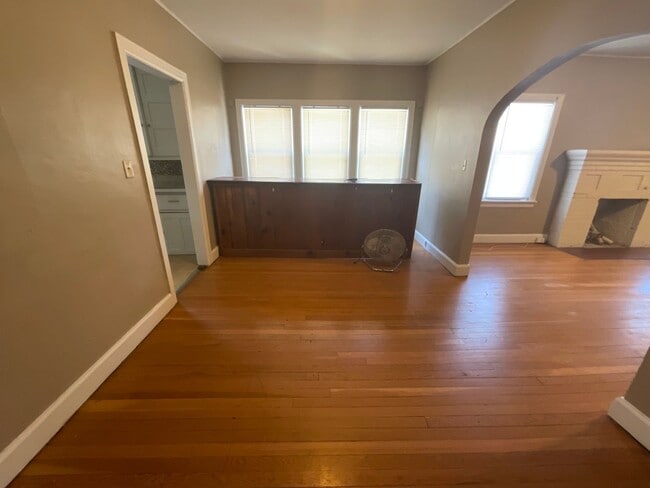 Photo - COLLEGE PRE-LEASING