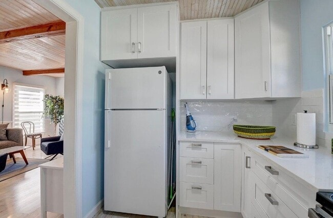 Photo - 212 SW 1st Ave