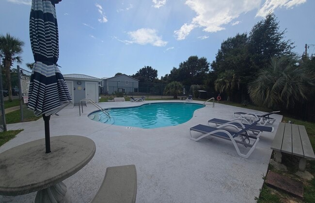 7720 Lola Cir