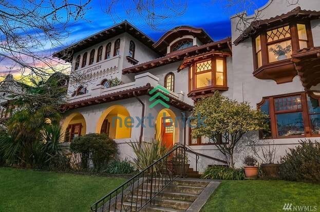 Building Photo - Rare Find-Heritage Historic Lake View Luxury Condo opportunity!
