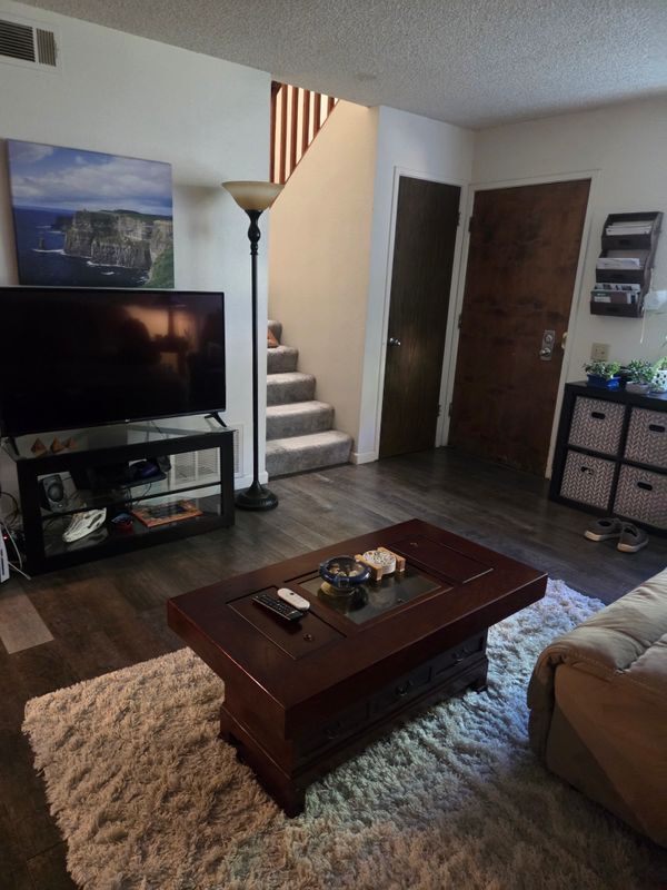 Photo - 1569 Drake Dr
