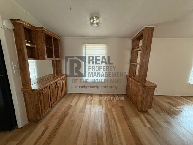 Photo - 8230 Upton Rd