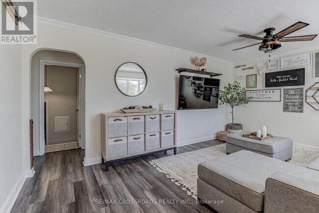 Photo - 778 Tennyson Ave
