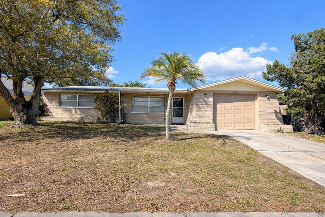 Building Photo - 5653 Elkhorn Blvd