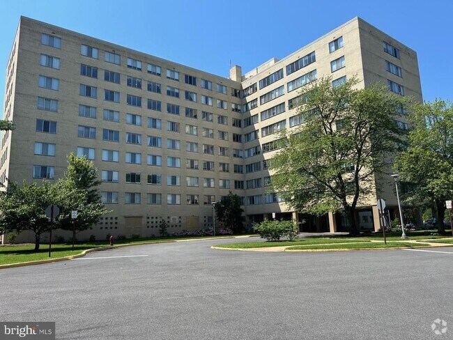 Building Photo - 6621 Wakefield Dr Unit 317 Rental