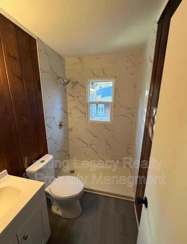 Photo - 904 Marsh St