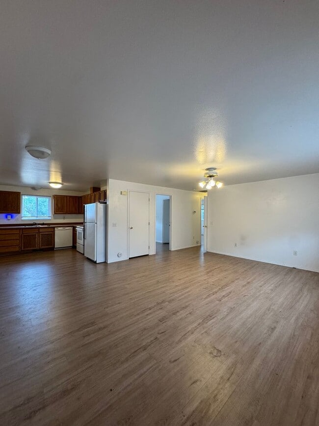 903 E White Birch Ave Unit B