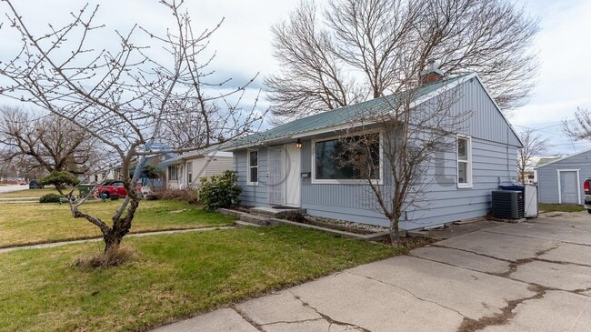 Photo - 5703 N Alberta St