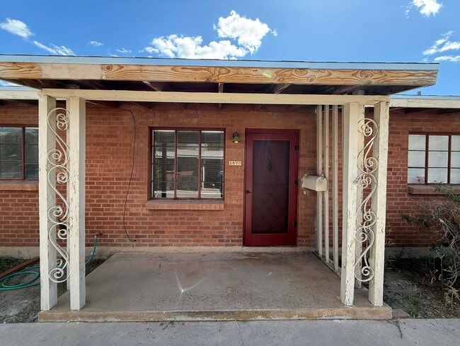 Photo - 3577 E 3rd St