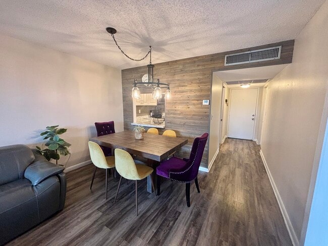 Building Photo - 9410 Tangerine Pl Unit 403