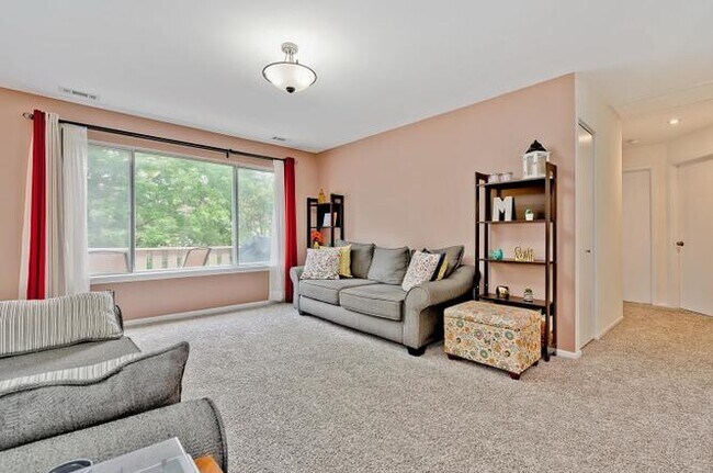 703 N Deer Run Dr Unit 1