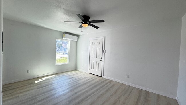 Photo - 2BD APARTMENT WITH WATER PAID!!