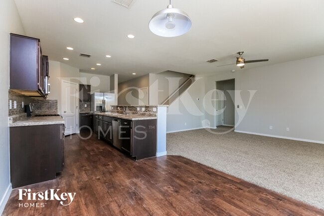 Photo - 38137 La Paz St