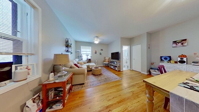 Photo - 1331-41 W. Addison