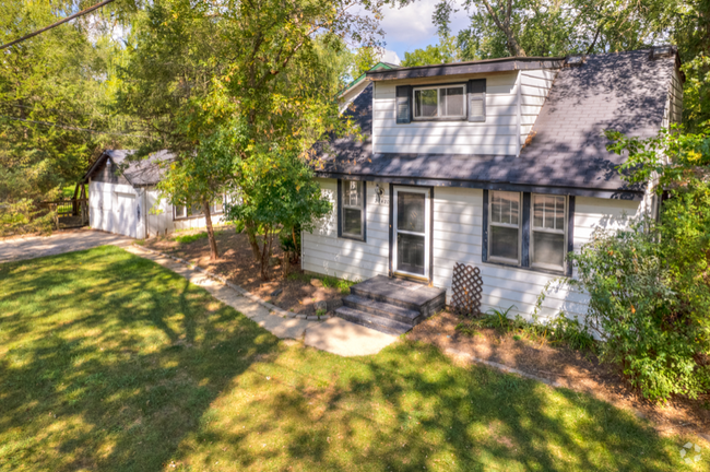 Building Photo - 25420 Golfview Ave Rental