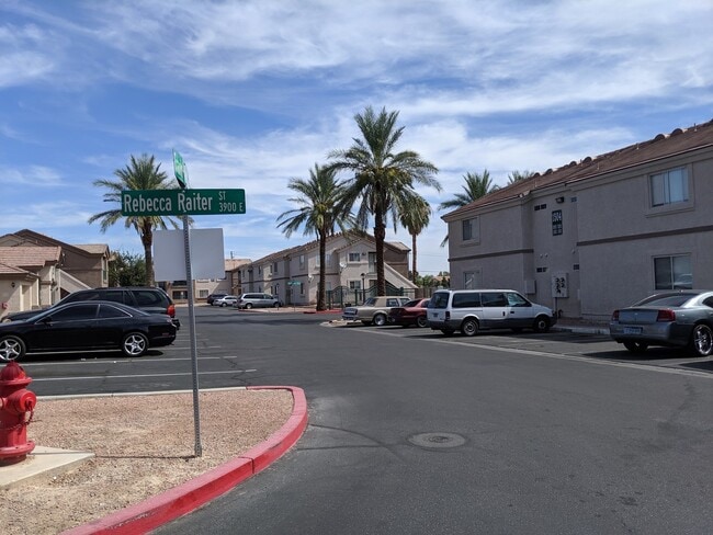 Photo - 2 BED 2 BATH FIRST FLOOR CONDO!! Unit 102